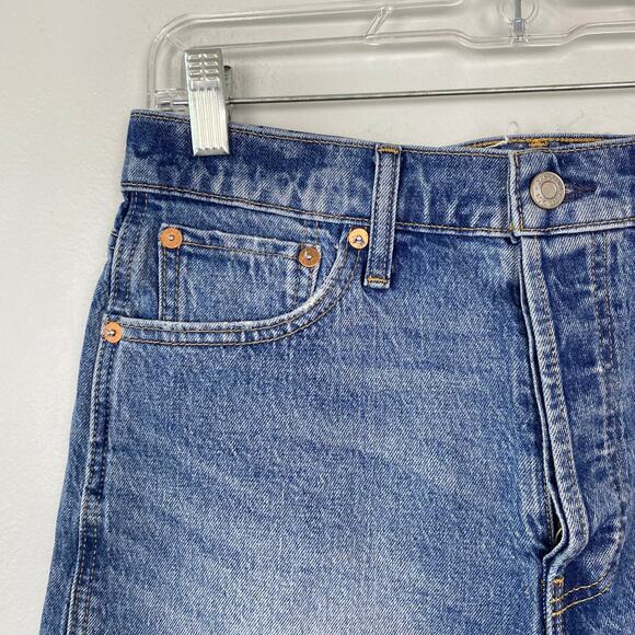 Gap Denim‎ Cheeky Short High Rise Medium Wash Cut Off Jeans Raw Hem Size 4/27 - Picture 2 of 8